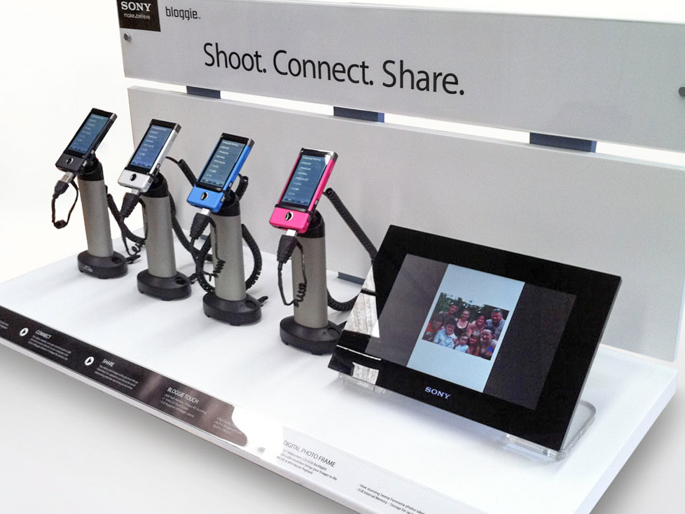 Interactive shelf display for digital camera consumer electronics products in retail for Sony designed by ResMed by Genesis Retail Displays 3 Interactive shelf display for digital camera consumer electronics products in retail for Sony designed by ResMed by Genesis Retail Displays 3